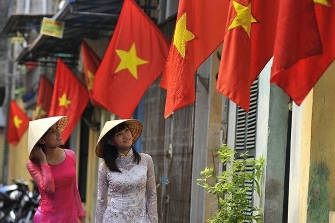 Lấy ý kiến mạng xã hội để xem xét hoán đổi lịch nghỉ lễ 30/4 và 1/5