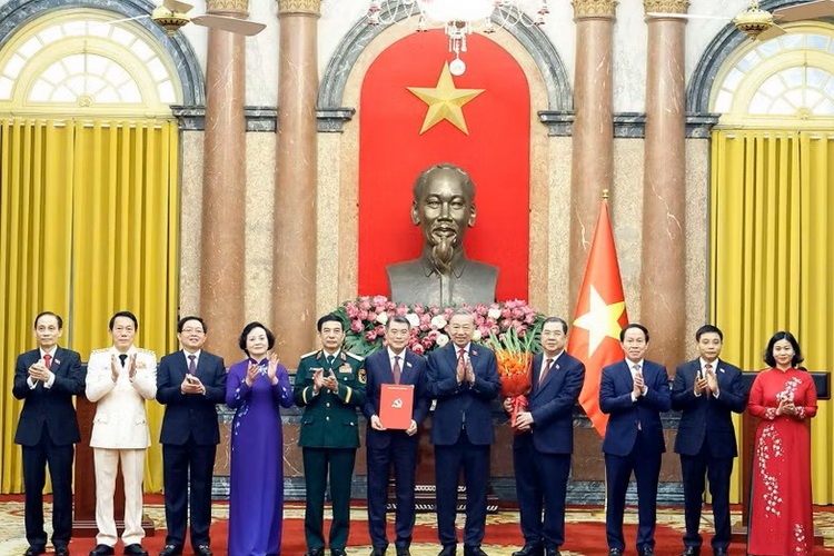 Tổng Bí thư, Chủ tịch nước trao Quyết định bổ nhiệm các thành viên Chính phủ