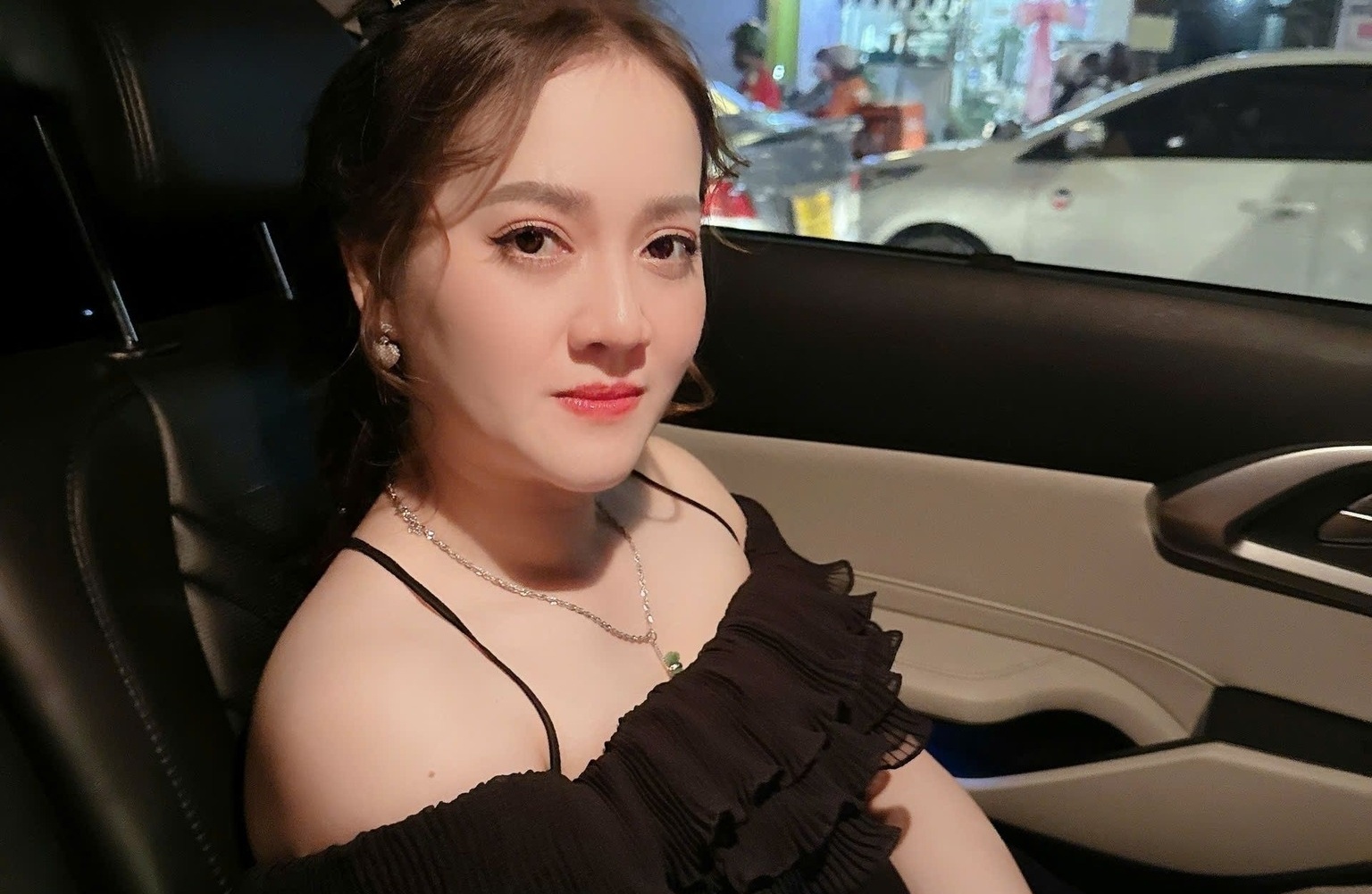 Show có Hồng Loan vướng tranh cãi