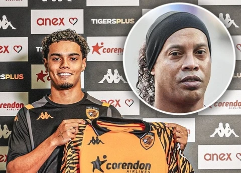 Con trai Ronaldinho: 'Tôi không muốn giống bố'