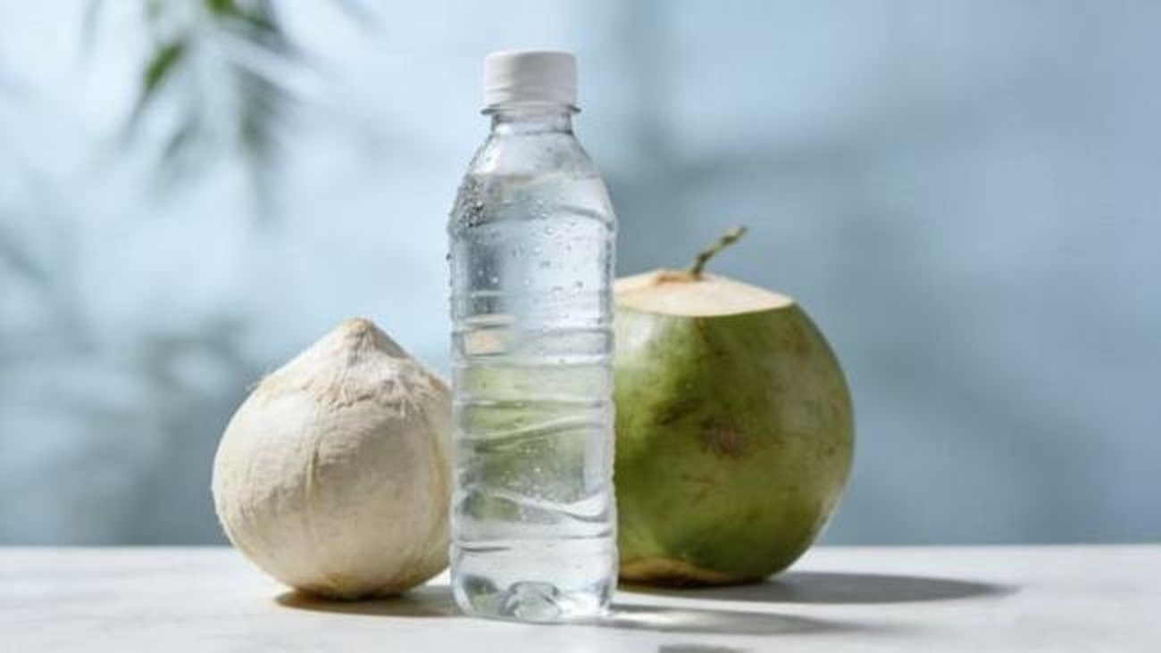 Nước dừa tươi hay đóng chai: Lựa chọn nào tốt cho sức khỏe?