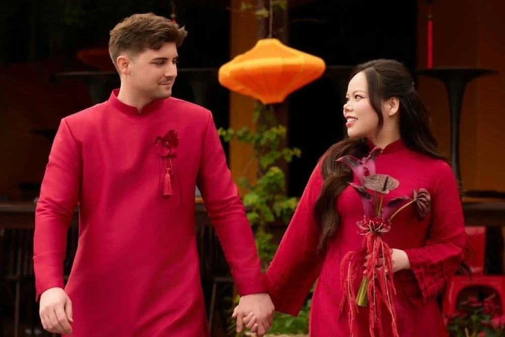 Yêu cô gái Việt, chàng trai Mỹ mất 5 năm chinh phục bố vợ