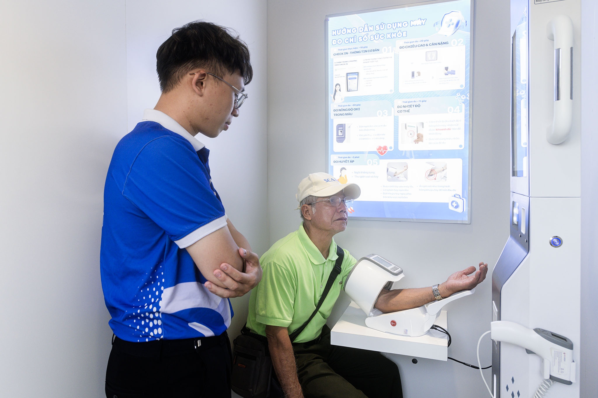 'Trạm khám sức khỏe mini' khiến người dân TP.HCM bất ngờ