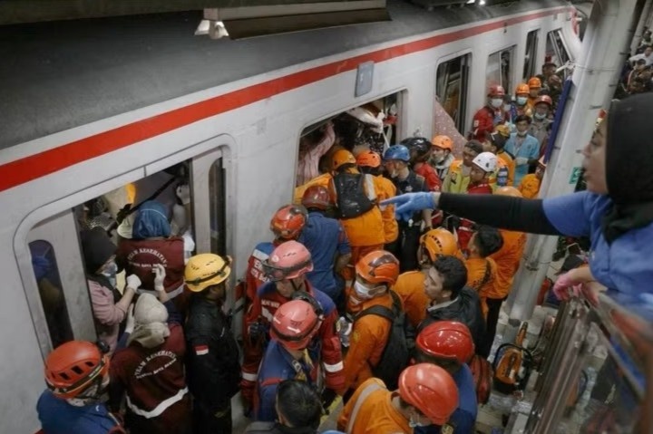 Tổng Bí thư, Chủ tịch nước gửi điện chia buồn về tai nạn ở Indonesia