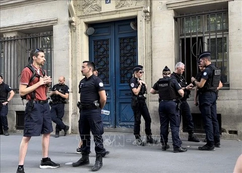 Hỗn loạn tại Paris, gần 130 người bị bắt